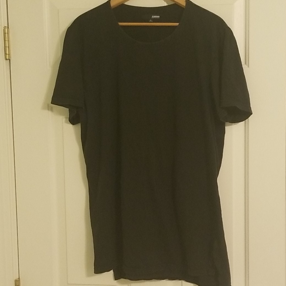 Elwood split hem tall tee Black